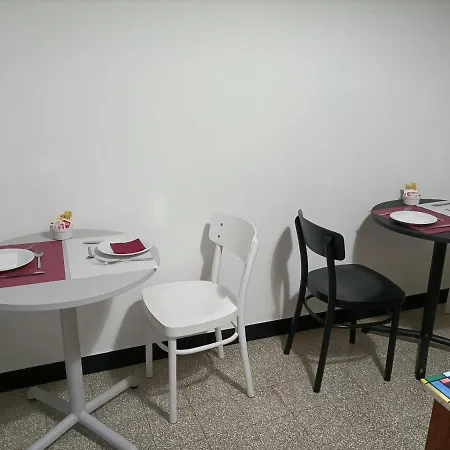 ゲストハウス La Rosa Dei Venti フィナーレ・リーグレ